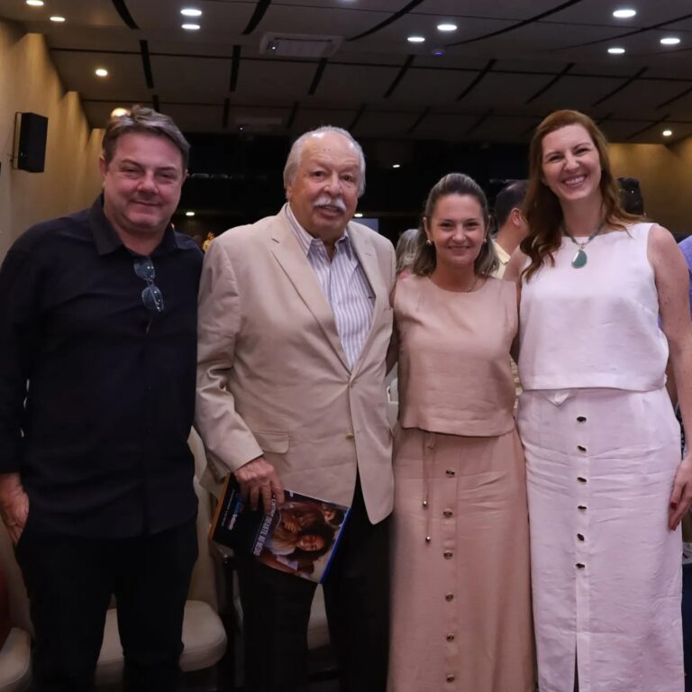 Adriano Santos, Roque Quagliato, Gláucia Librelato e Narda Jorosky